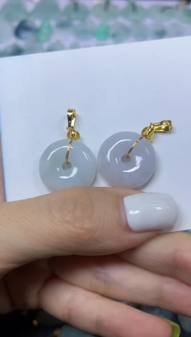 翡翠未镶嵌颈饰挂件