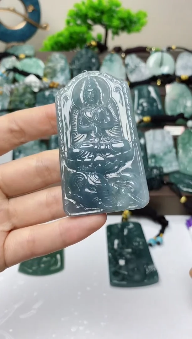 翡翠未镶嵌颈饰