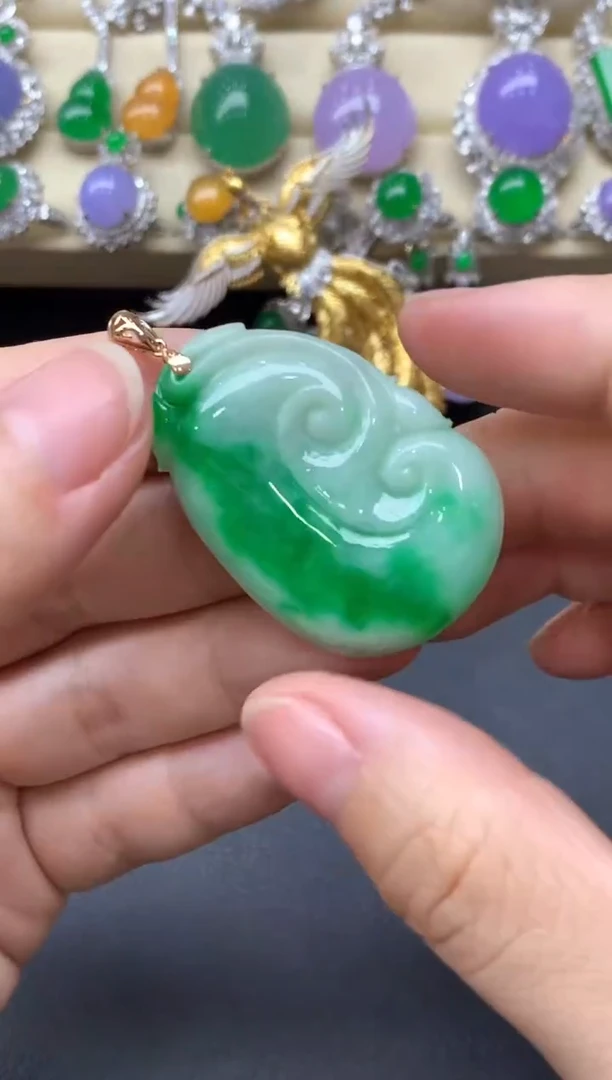 翡翠18K金镶嵌颈饰138-中国好珍宝