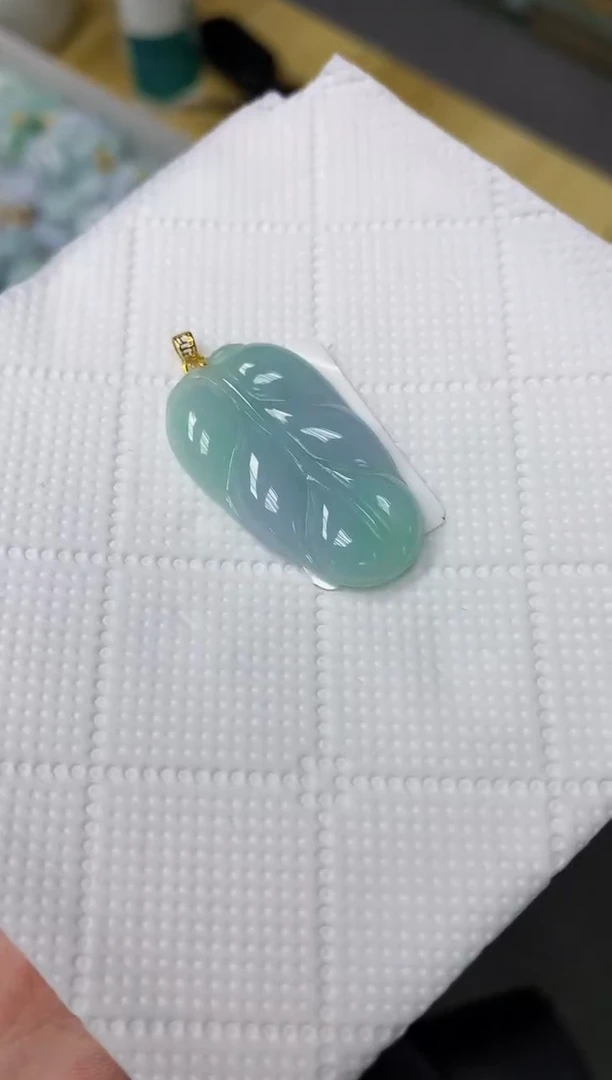 翡翠18K金镶嵌颈饰11111111111