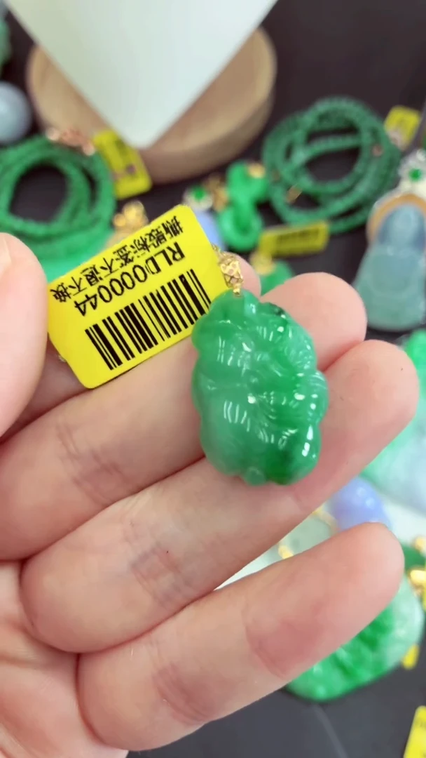 吊坠(不含链)未镶嵌翡翠挂件
