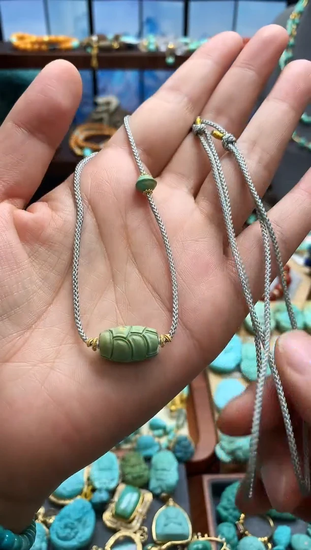 18K金镶嵌绿松石颈饰项链
