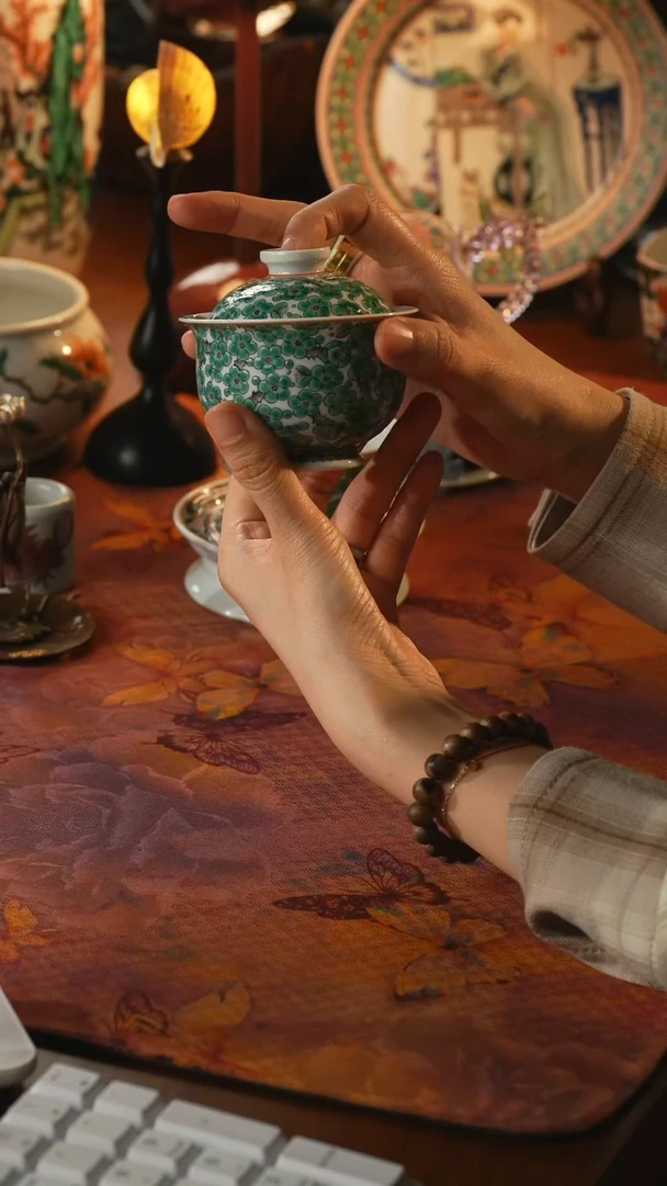 瓷片古阅  绿梅盖碗