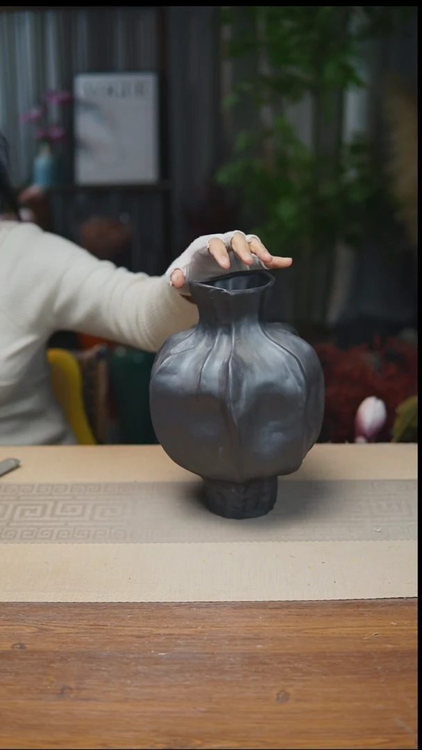 异形花器黑色胖南瓜