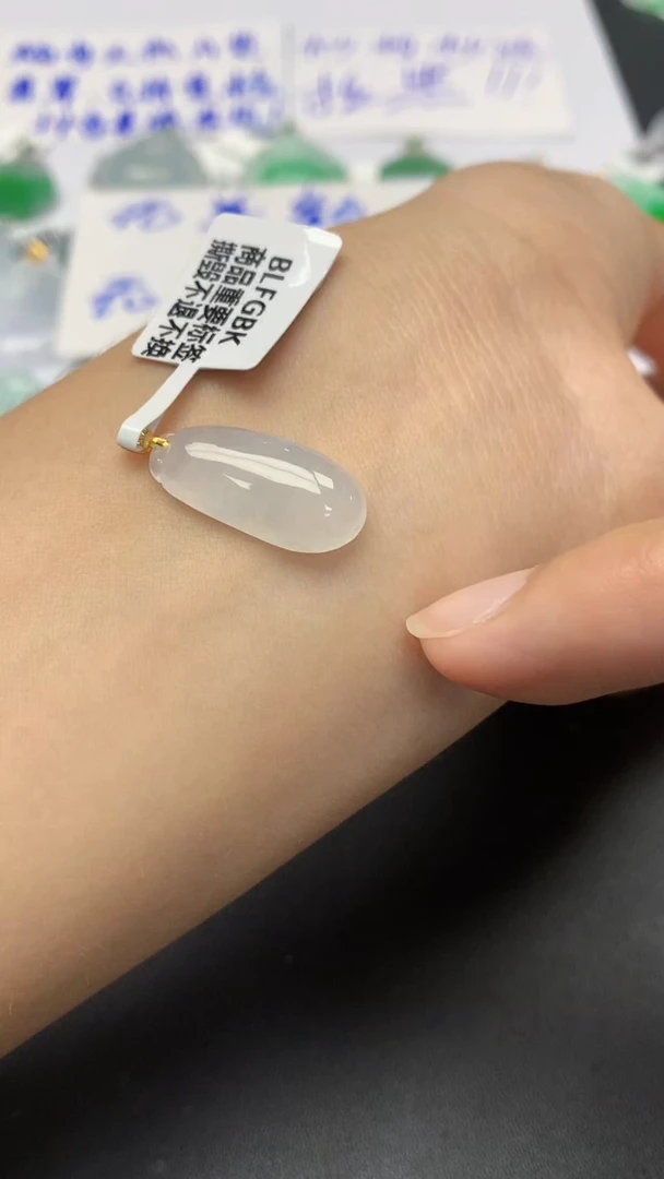 翡翠未镶嵌颈饰天然缅甸a货翡翠