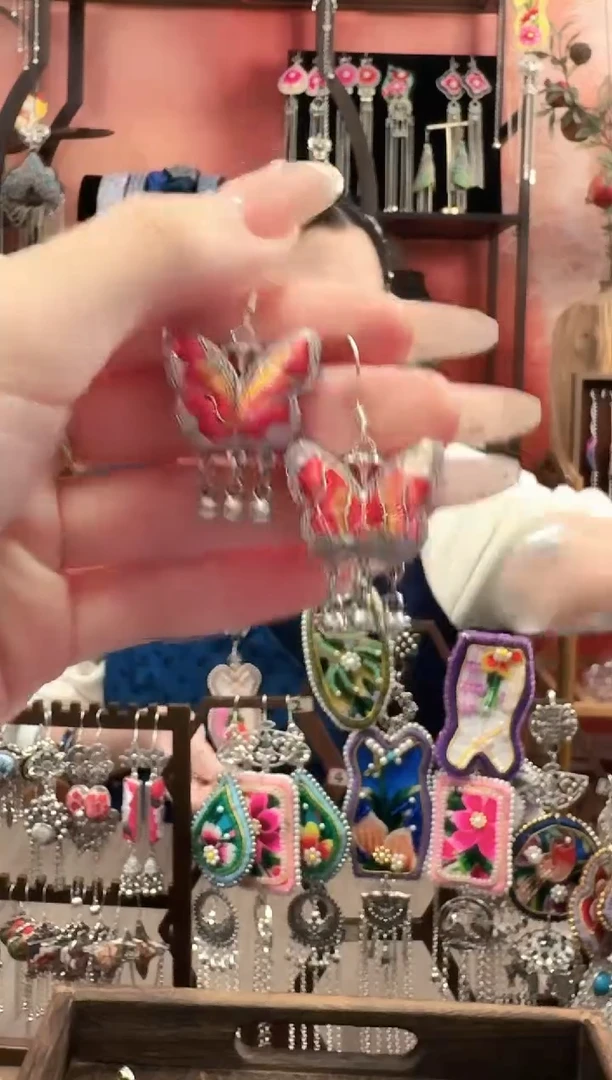 织绣云织谣民族风精美饰品 32
