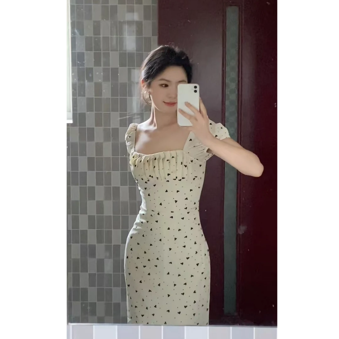 法式高级感方领泡泡袖波点连衣裙女2025度假风气质收腰显瘦长裙潮