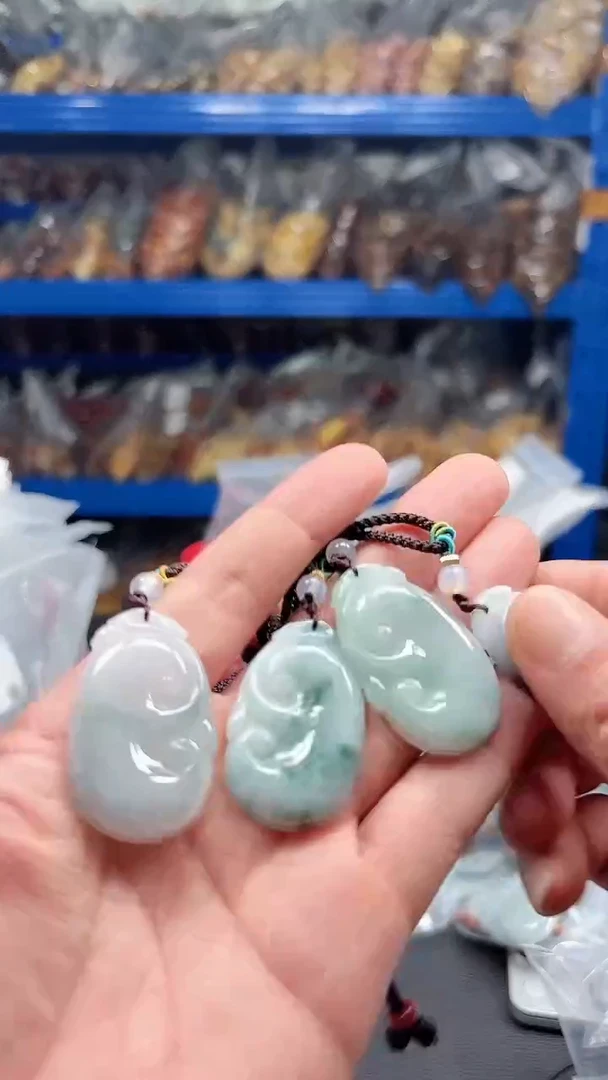 翡翠未镶嵌颈饰065飘花如yi