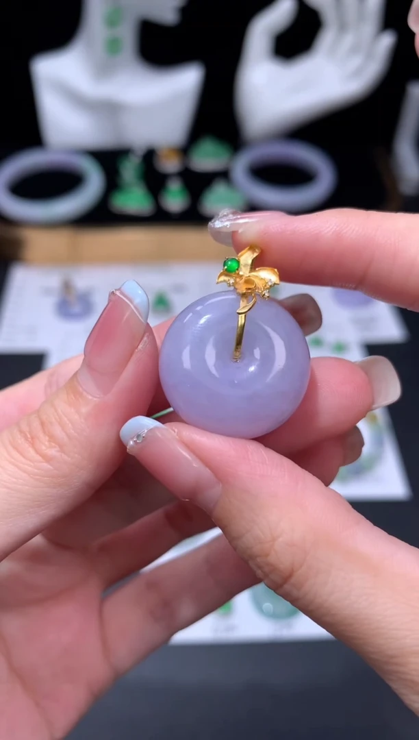 18K金镶嵌定制翡翠自营供应 48小时鉴赏期