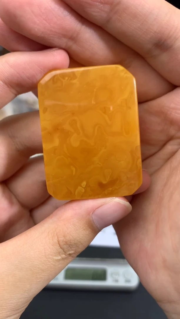 蜜蜡未镶嵌珠宝奇石37