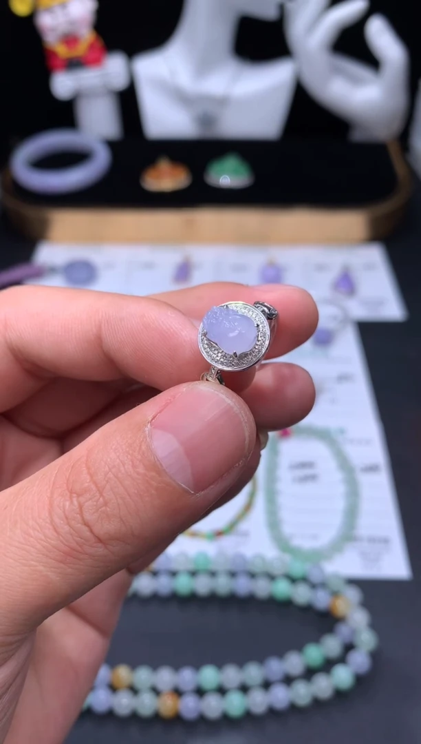 吊坠(不含链)18K金镶嵌翡翠48小时鉴赏期 退货不扣服务费