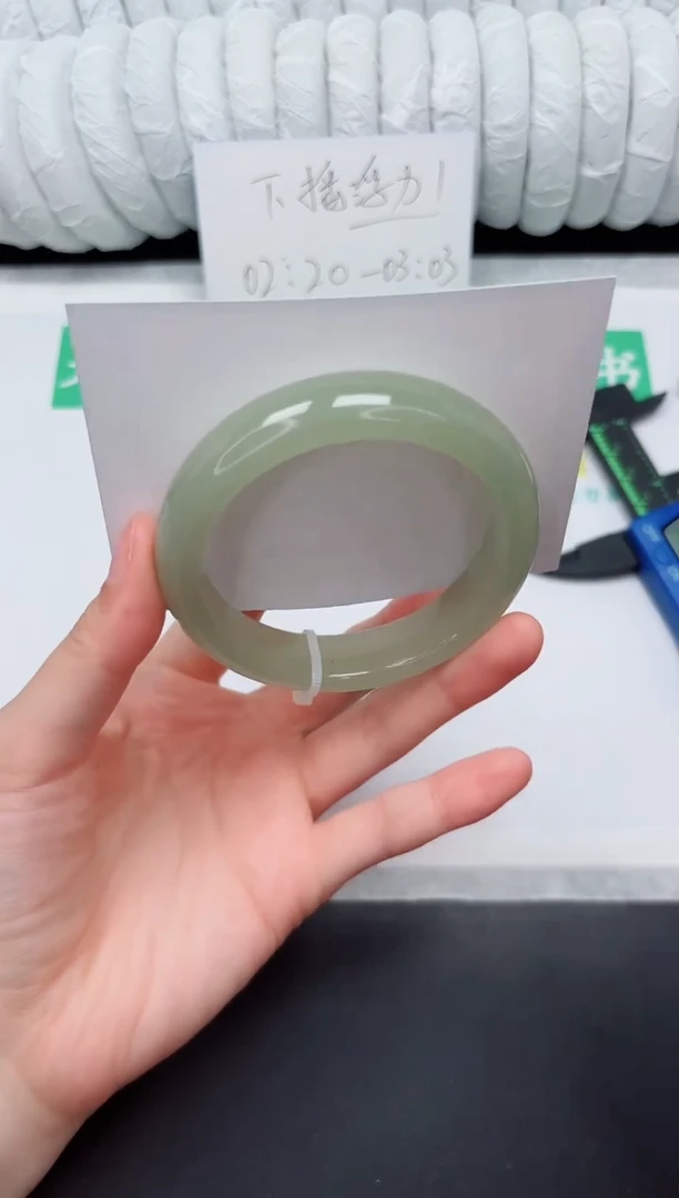 未镶嵌手镯石英质玉243-56DK