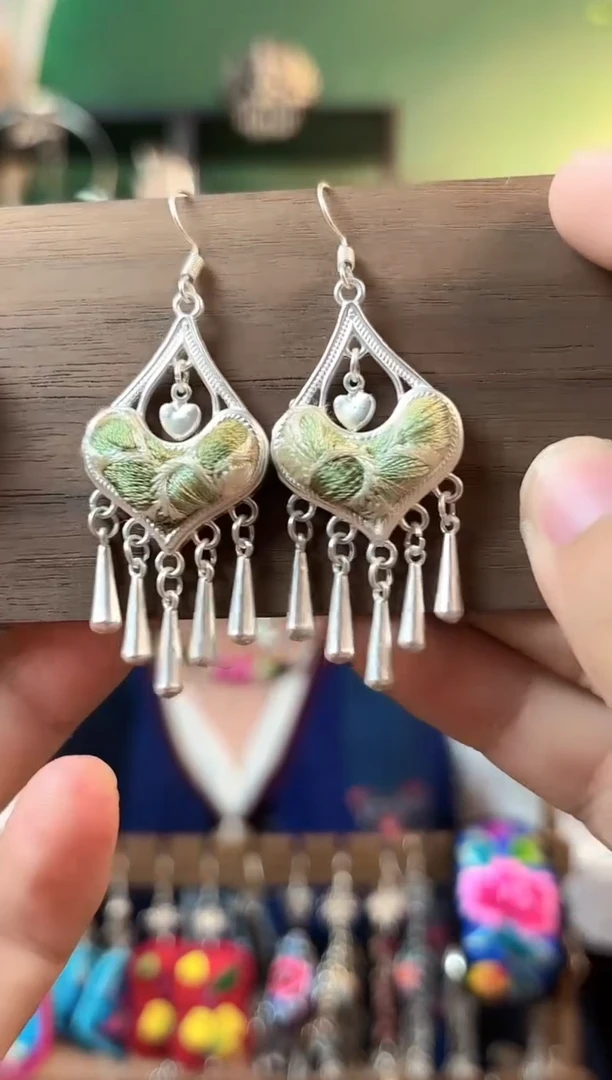 织绣彩云南阁非遗老绣饰品156