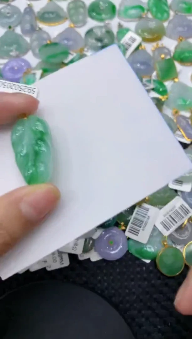 【闪购商品】翡翠颈饰18K金镶嵌111111111