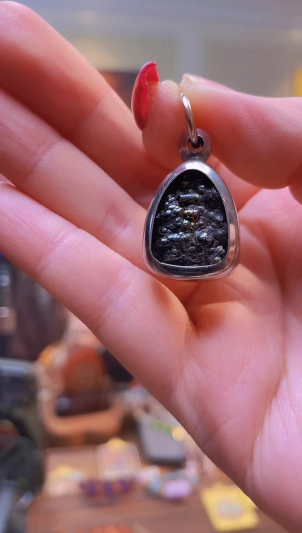 非金属无泰兰德镶嵌吊坠