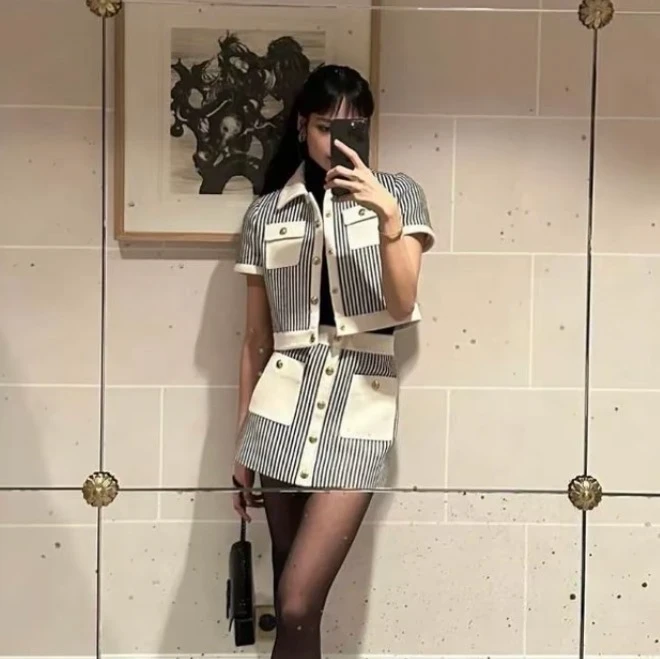 95新 Celine/思琳 HW0164 拼色条纹羊毛休闲短裙半身裙 34 XXS码