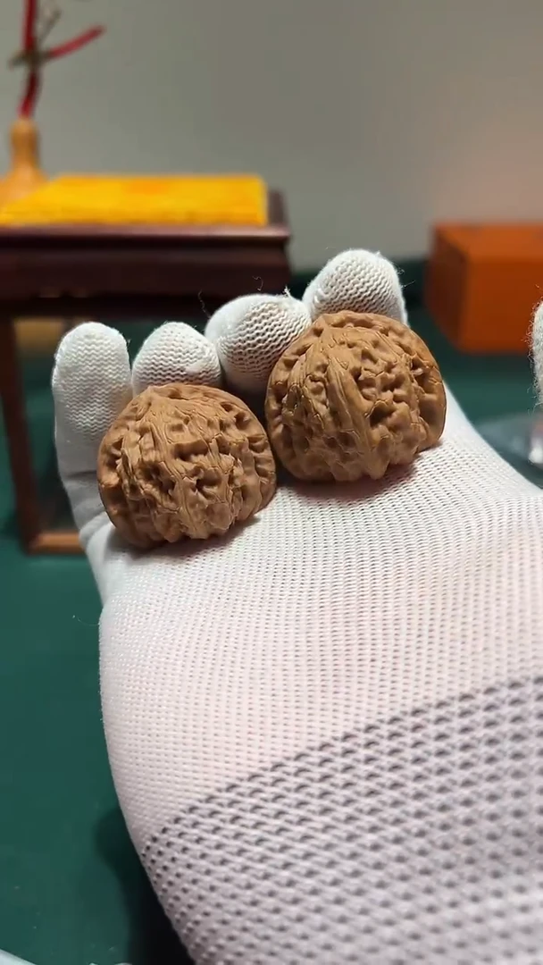 【闪购商品】文玩核桃把件08号 原生态 三角白 36尺全品188