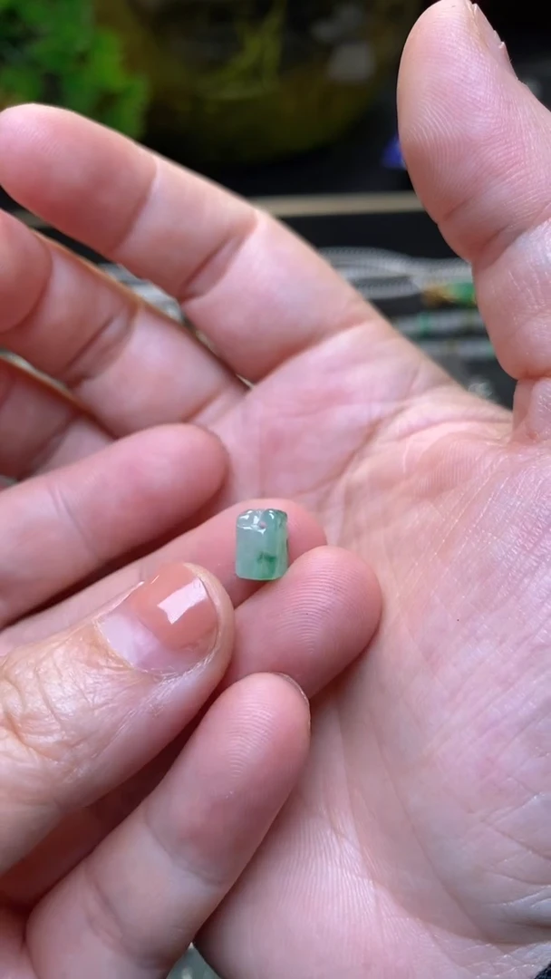 颈饰未镶嵌翡翠净货37464