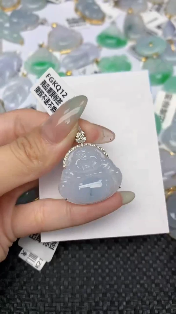翡翠18K金镶嵌颈饰天然翡翠a货