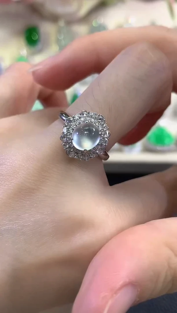 18K金镶嵌戒指翡翠春日珠宝 B117