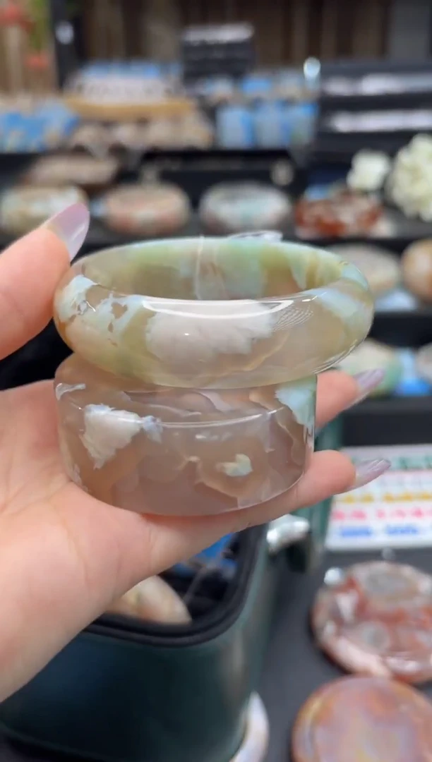 未镶嵌手镯石英质玉A161(58圈赠送镯心)不退不换