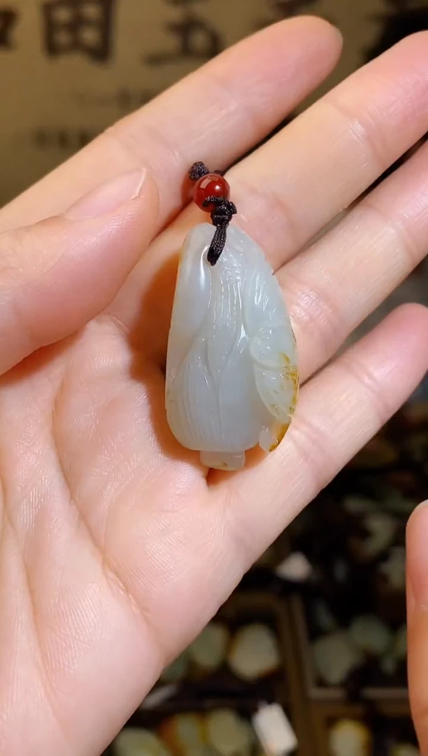 和田玉未镶嵌颈饰1