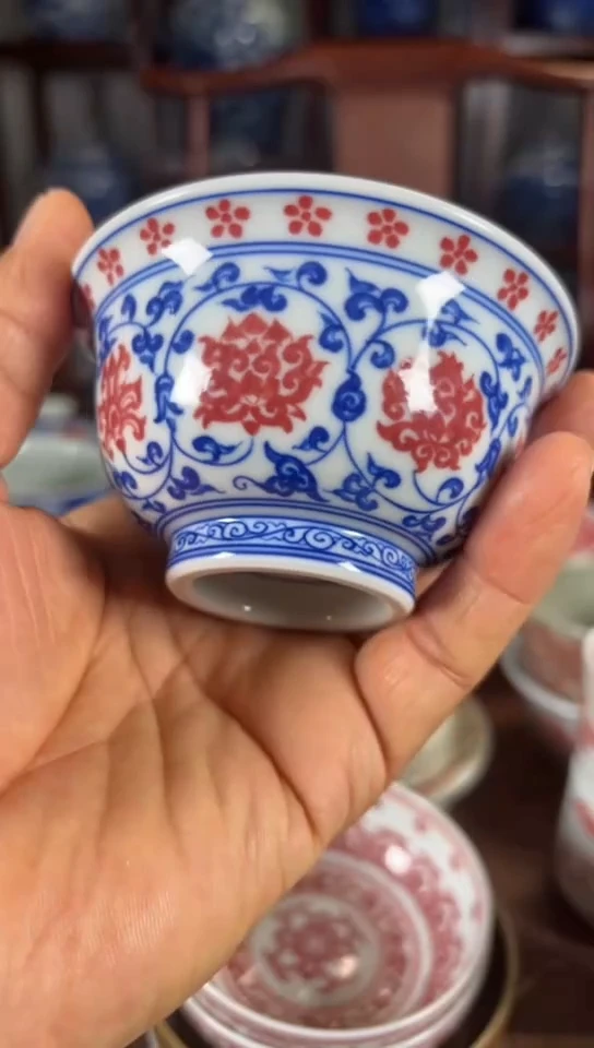 柴窑青花釉里红缠枝莲杯杯