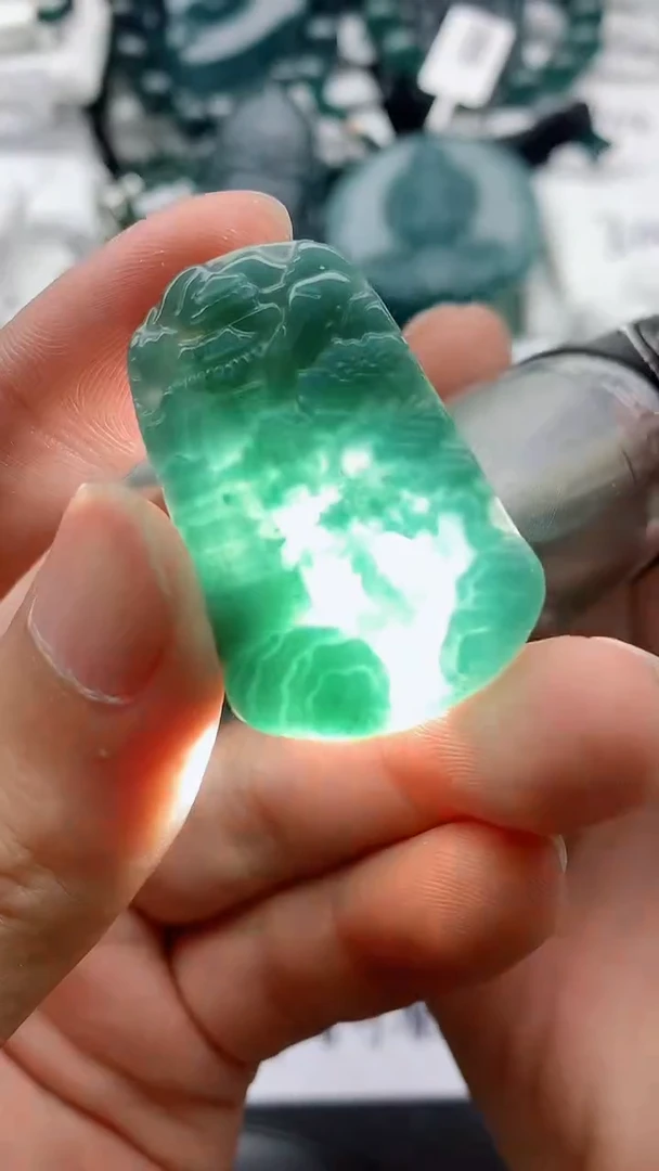 翡翠未镶嵌颈饰88888888888