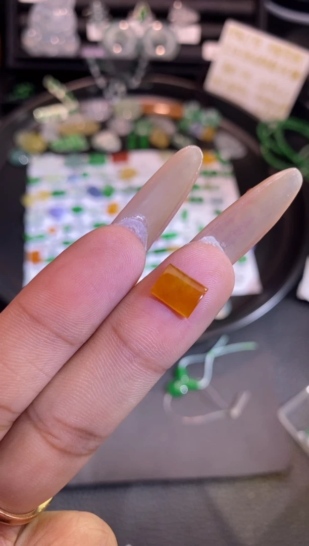 【闪购商品】翡翠挂件未镶嵌牌