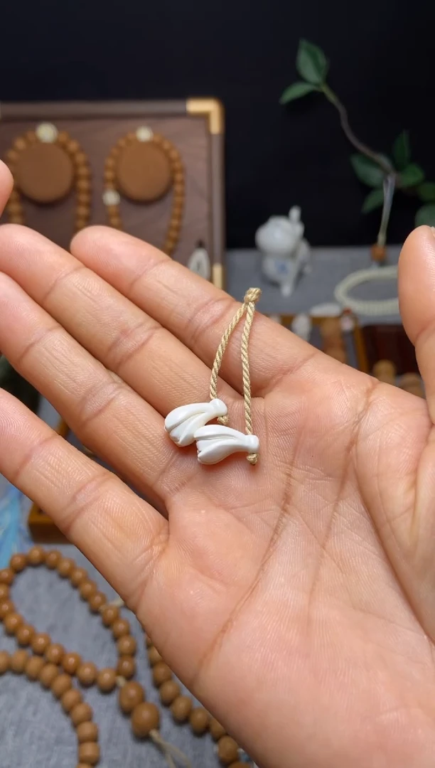 吊坠猴头核桃ᰔ****卄猛犸玉兰花*2k