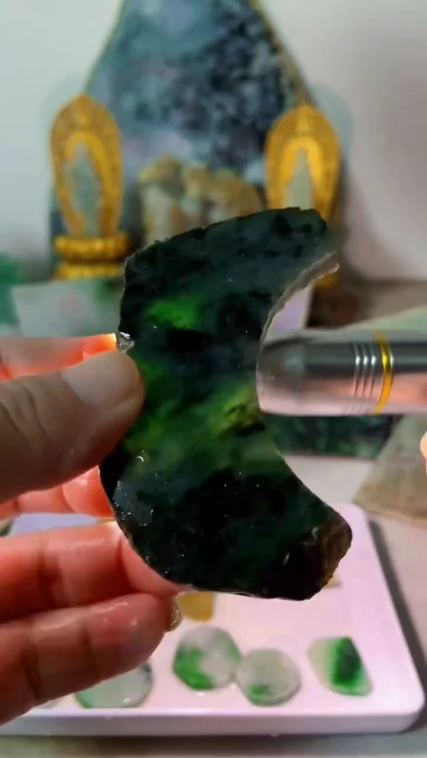 【闪购商品】翡翠吊坠(不含链)未镶嵌A364