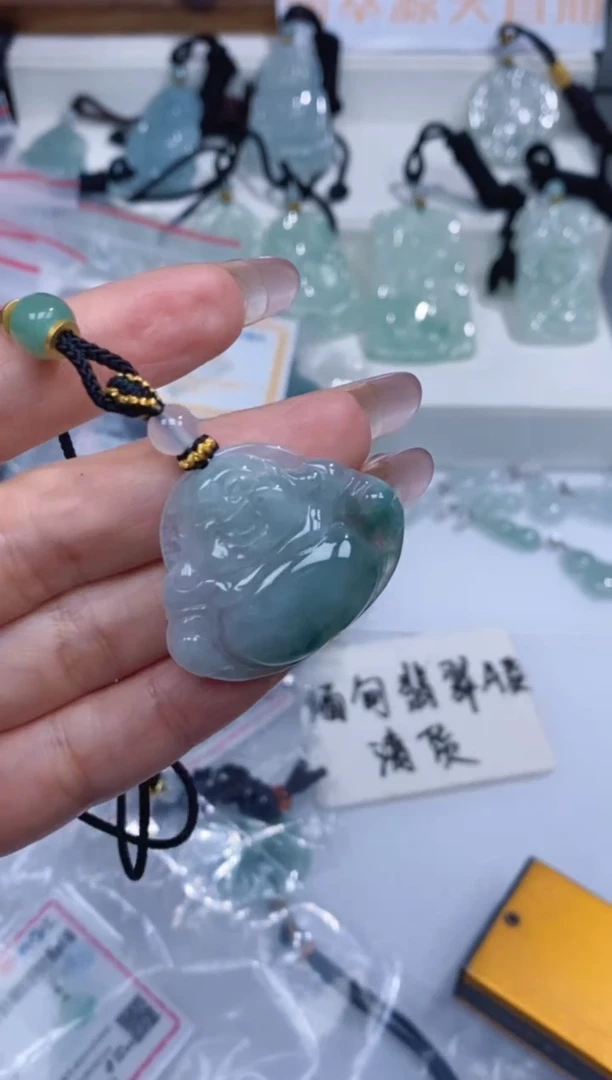 颈饰未镶嵌翡翠吊坠