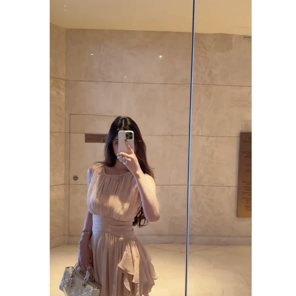 法式时尚设计感仙气荷叶边收腰褶皱连衣裙女夏季2025新款显瘦短裙