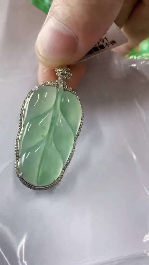 翡翠18K金镶嵌吊坠(不含链)挂件