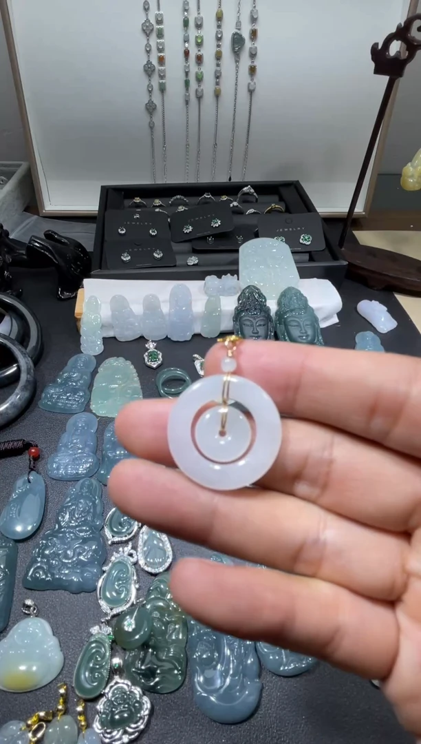 吊坠(不含链)未镶嵌翡翠天然翡翠