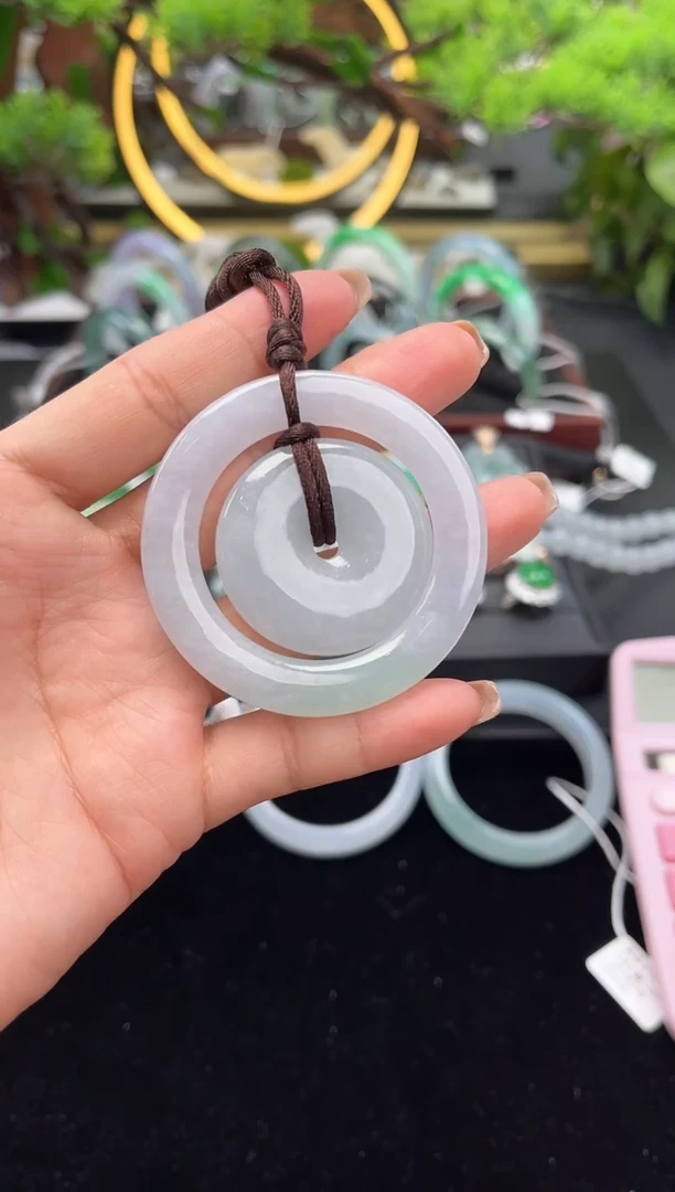 颈饰未镶嵌翡翠吊坠