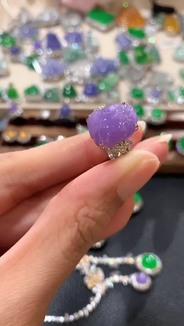 18K金镶嵌戒指翡翠z68紫色有色差