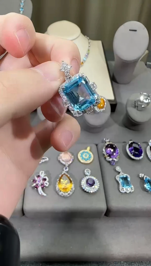 颈饰银S925镶嵌托帕石12*10mm吊坠无事牌设计款