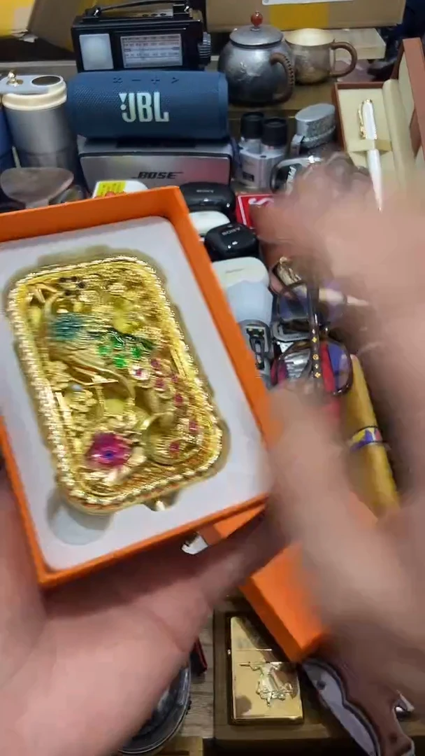 瓷片闪购商品 如图所示