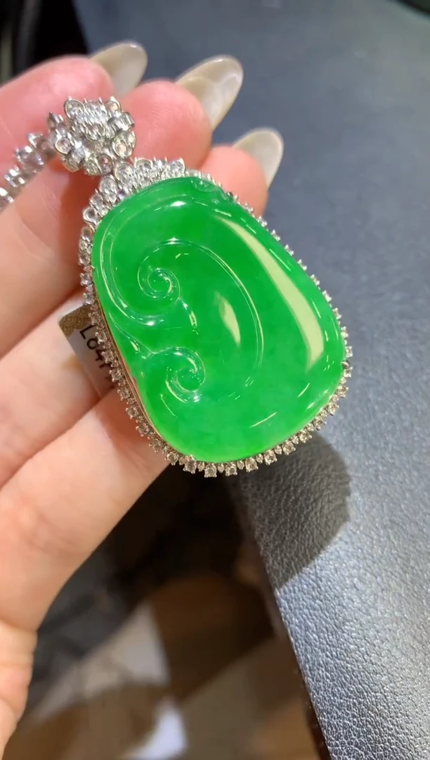 吊坠(不含链)18K金镶嵌翡翠104-如意（不含链和扣