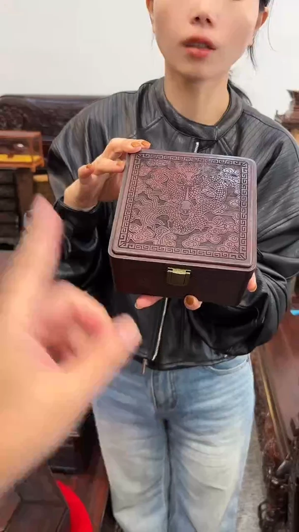 红酸枝木类酸枝--小方首饰盒