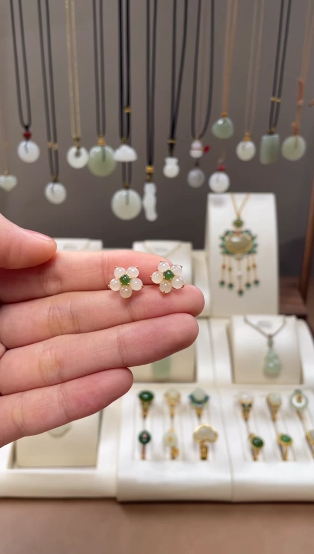 颈饰银S925镶嵌和田玉和田玉耳钉