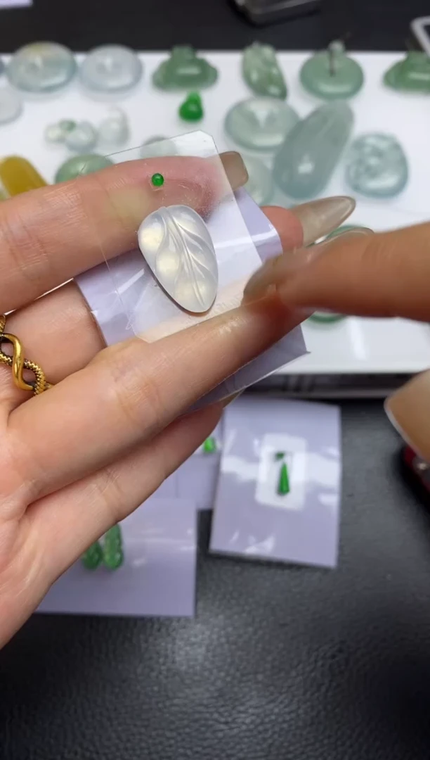 未镶嵌定制翡翠翡翠毛货~