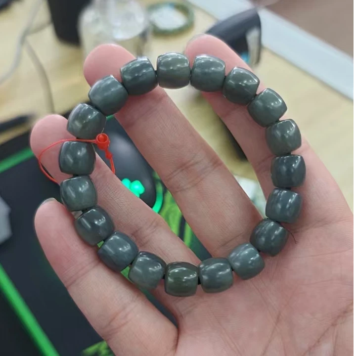 和田玉 卡10毛毛矿浅色极限弧手串 多样性发一