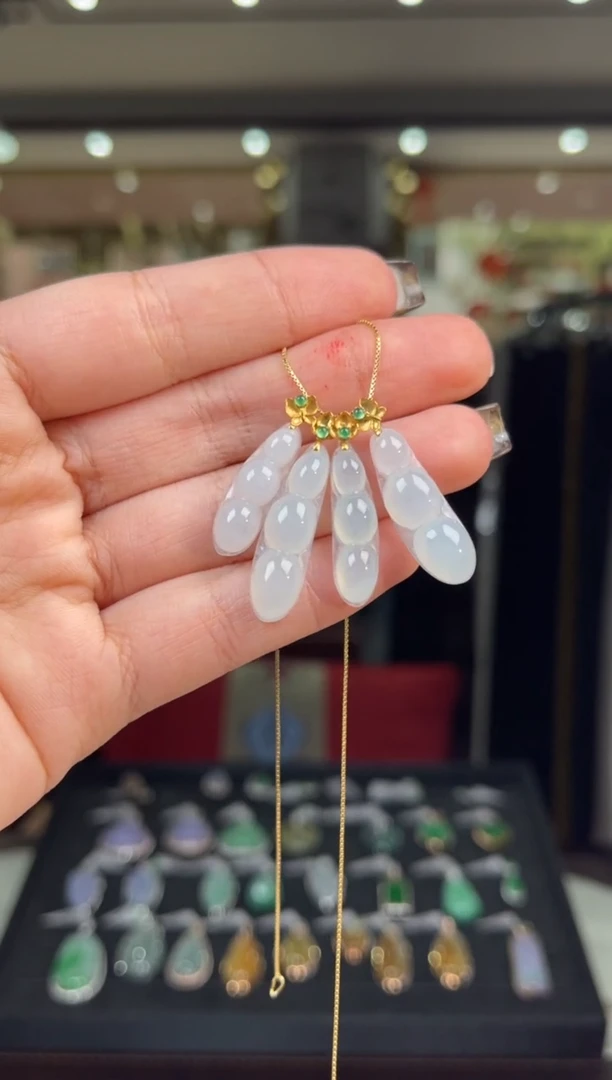 颈饰18K金镶嵌翡翠213号（多样性只发一个）