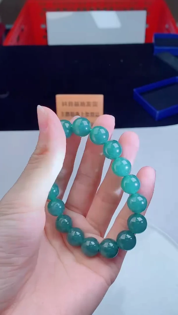 颈饰未镶嵌翡翠    ·