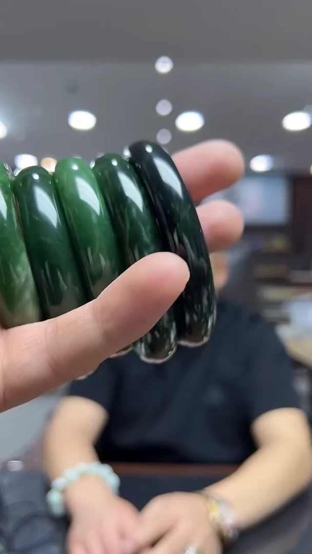 未镶嵌手镯和田玉（碧玉）手镯-多样性发货其中发一