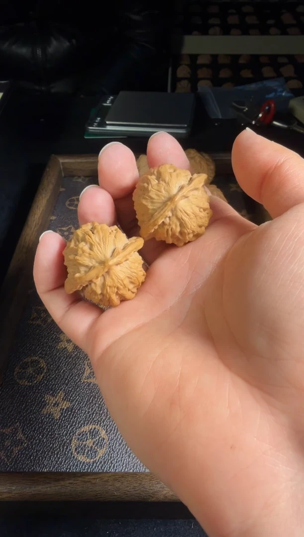 吊坠文玩核桃37尺全品瓷娃娃