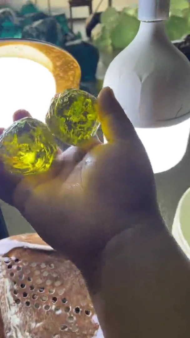 新疆彩石摆件奇石