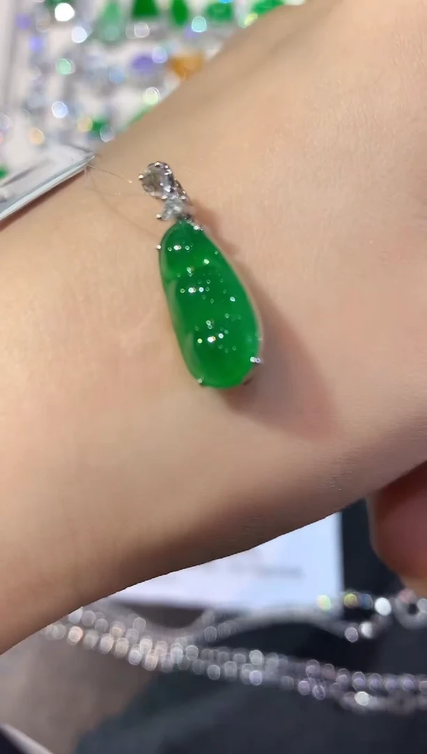 吊坠(不含链)18K金镶嵌翡翠a100